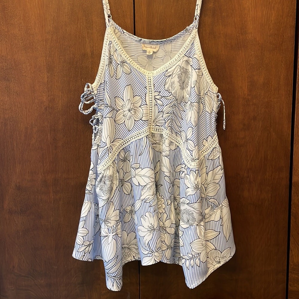 Hem & Thread summery swing top